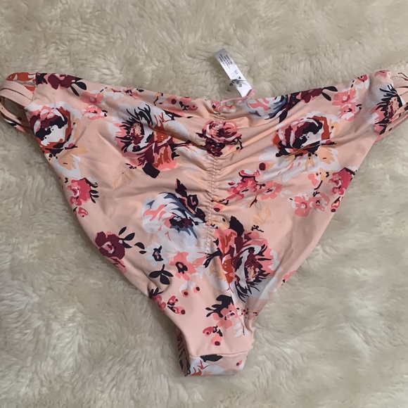 Floral criss cross bikini - Picture 6 of 6